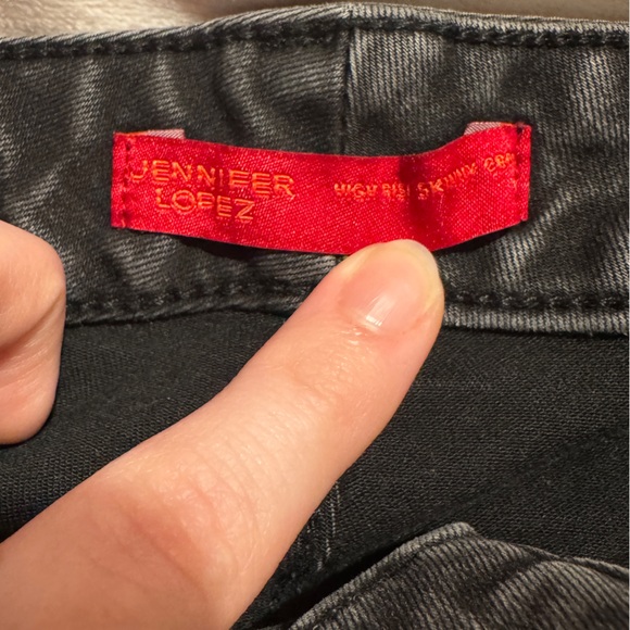 Jennifer Lopez Black Distressed Skinny Jeans - Picture 8 of 16